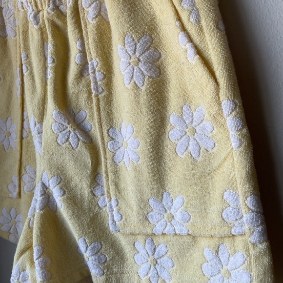YLLW The Label Terri Cloth Daisy Women's Shorts - Picture 2 of 4